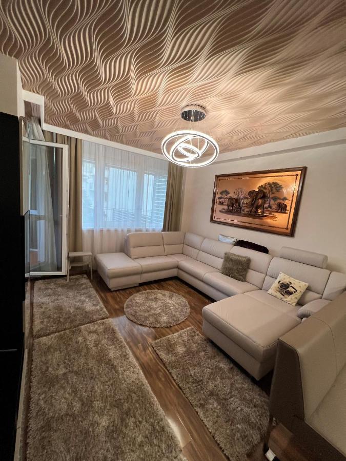 Parizsi Udvar Premium Apartman Apartment Дебрецен Екстериор снимка